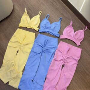 Conjunto de Dos Piezas: Top de Cuello Halter y Leggings